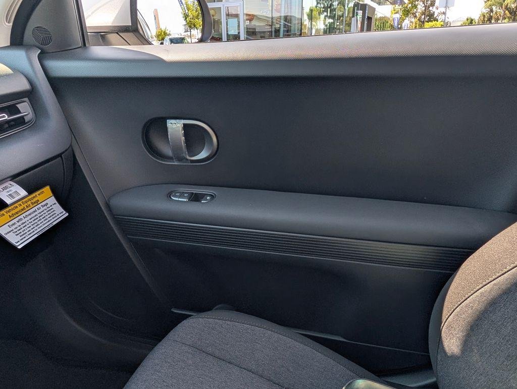 New 2026 White Hyundai SE image 23