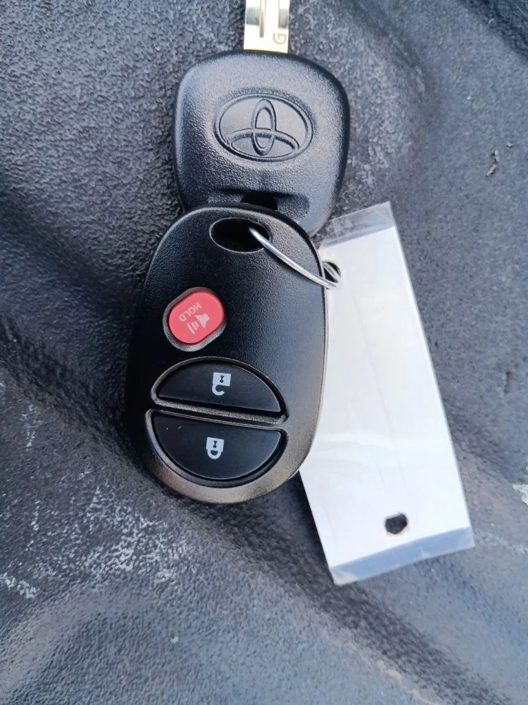 Used 2016 Silver Sky Metallic Toyota SR5 image 31