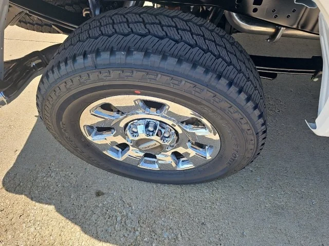 New 2026 Star White Metallic Tri-Coat Ford F-250® Lariat® image 42