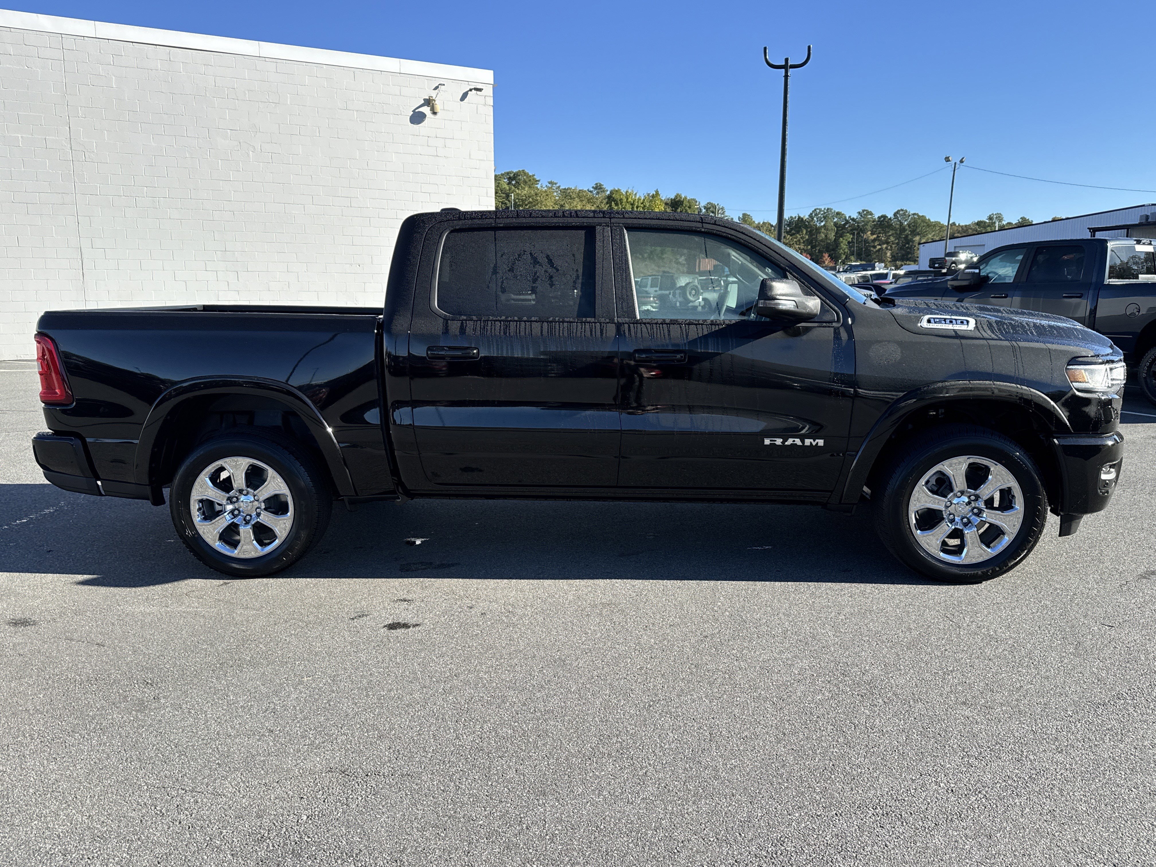 New 2026 Diamond Black Crystal Pearl-Coat Exterior Paint RAM Big Horn/Lone Star image 9