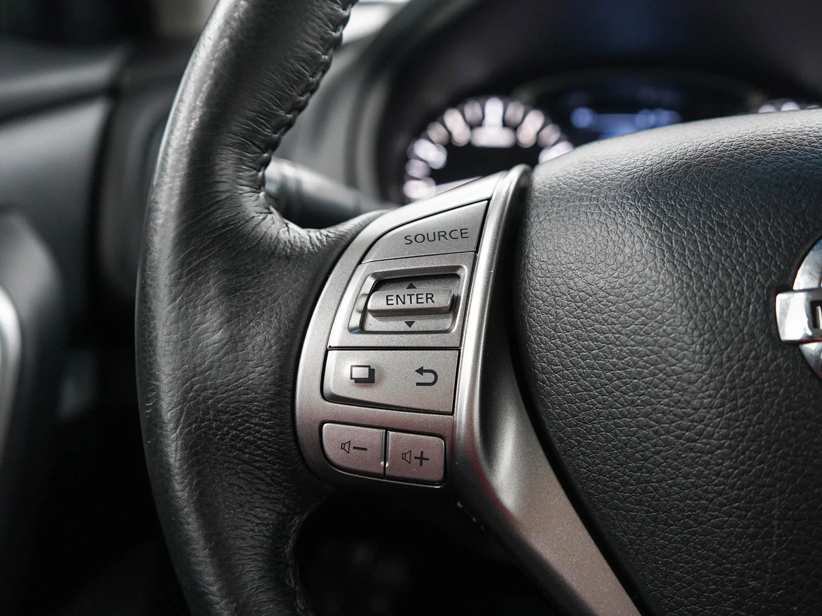 Used 2015 Gun Metallic Nissan 2.5 image 24