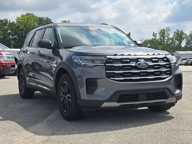 Used 2025 Gray Ford Active image 7