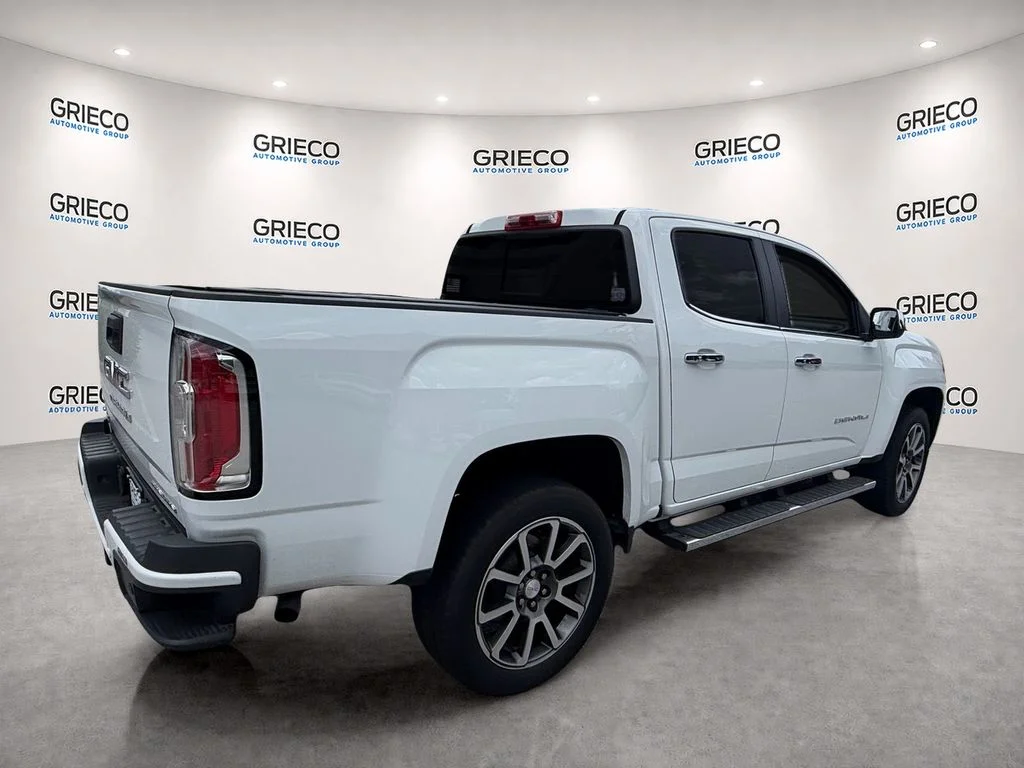 Used 2022 White GMC Denali image 6