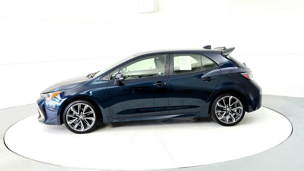 Used 2019 Blue Toyota SE image 3