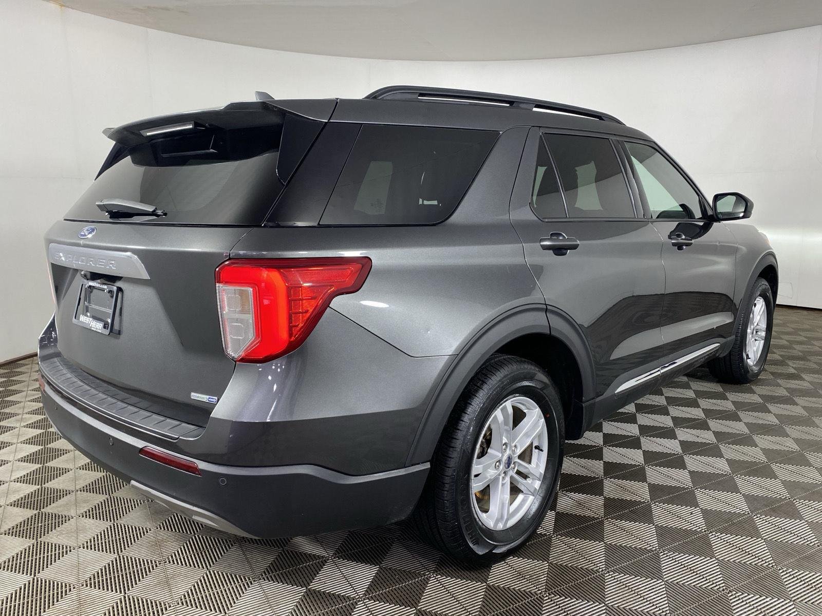 Used 2020 Magnetic Ford XLT image 6