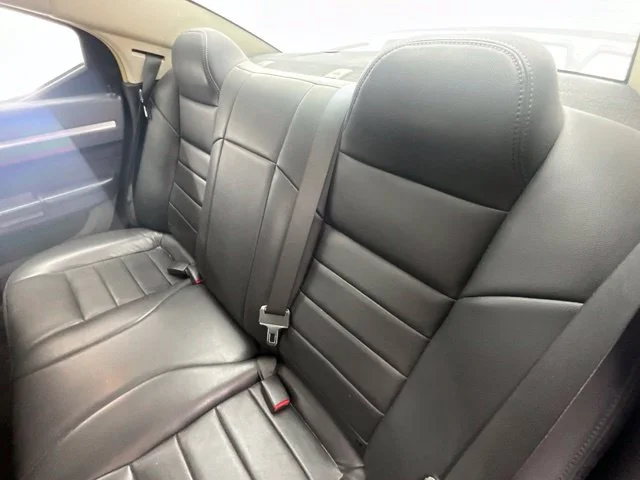Used 2009 Silver Dodge SE image 5
