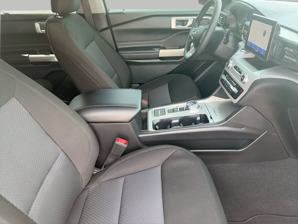 Used 2024 Gray Ford XLT image 9