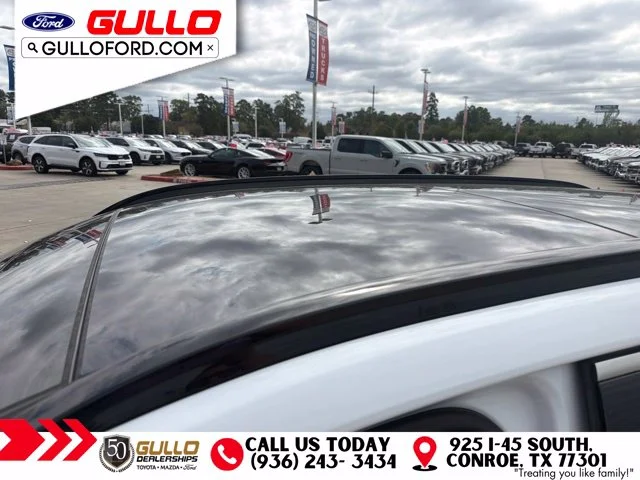Used 2022 Quartz White Hyundai Limited image 10