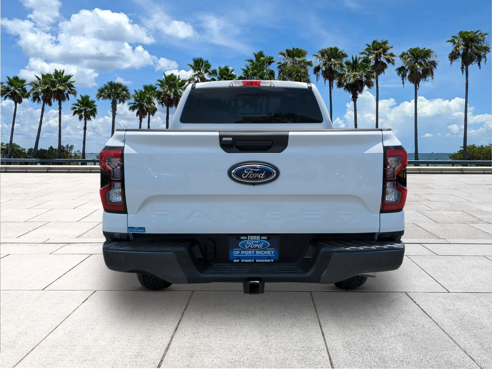 New 2026 Oxford White Ford XLT image 7
