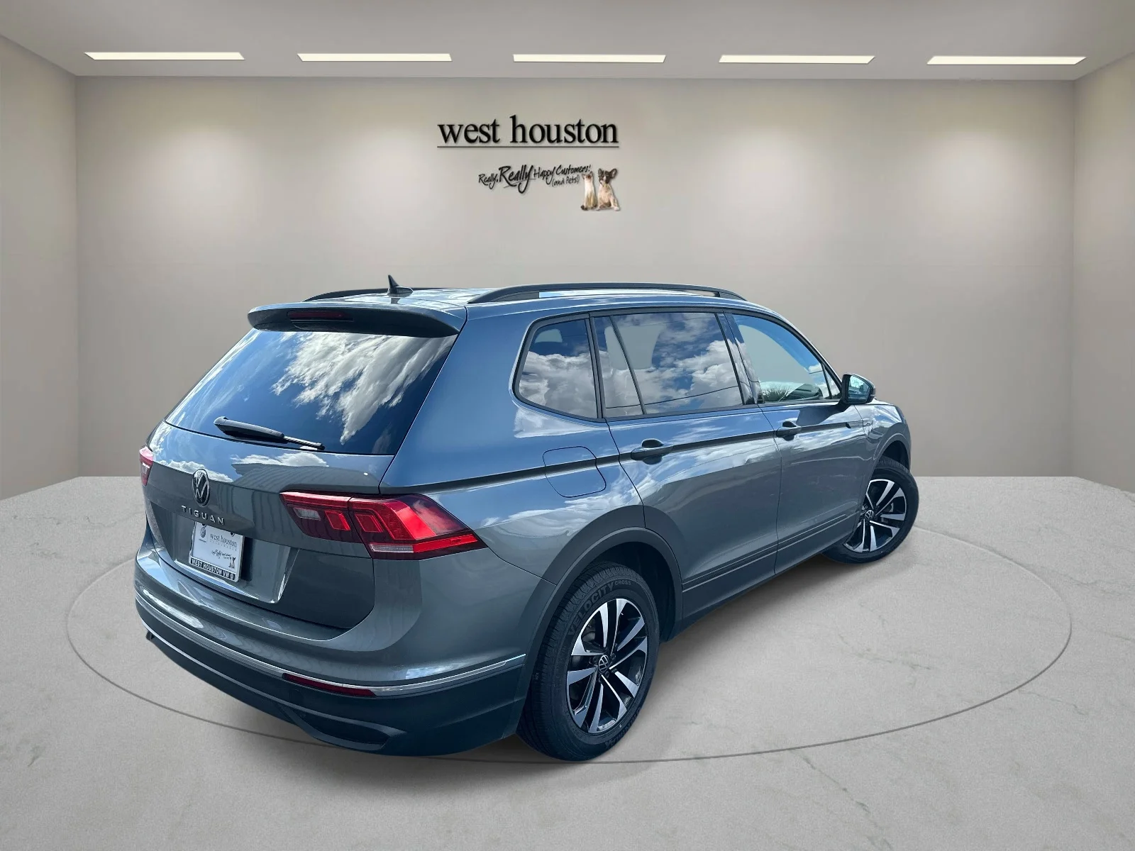 Used 2024 Gray Volkswagen S image 5