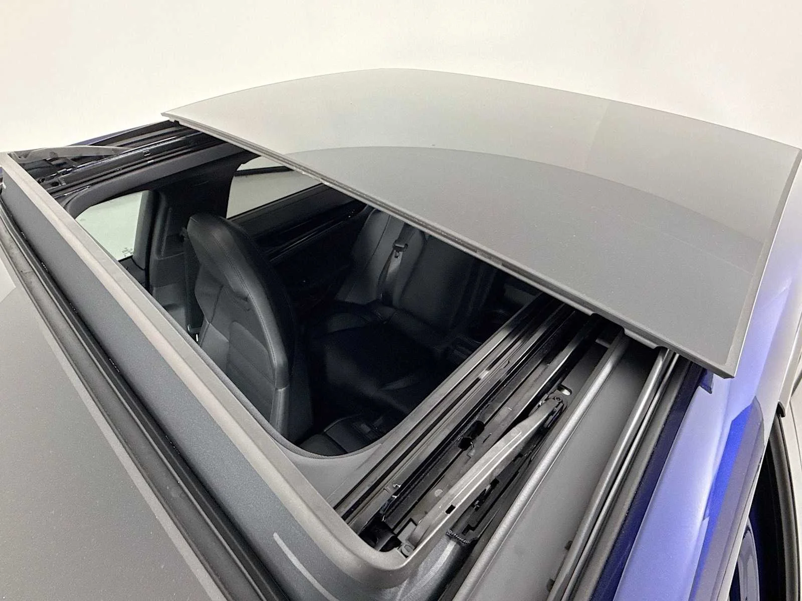2026 Porsche Panamera 4 E-Hybrid - Photo 23