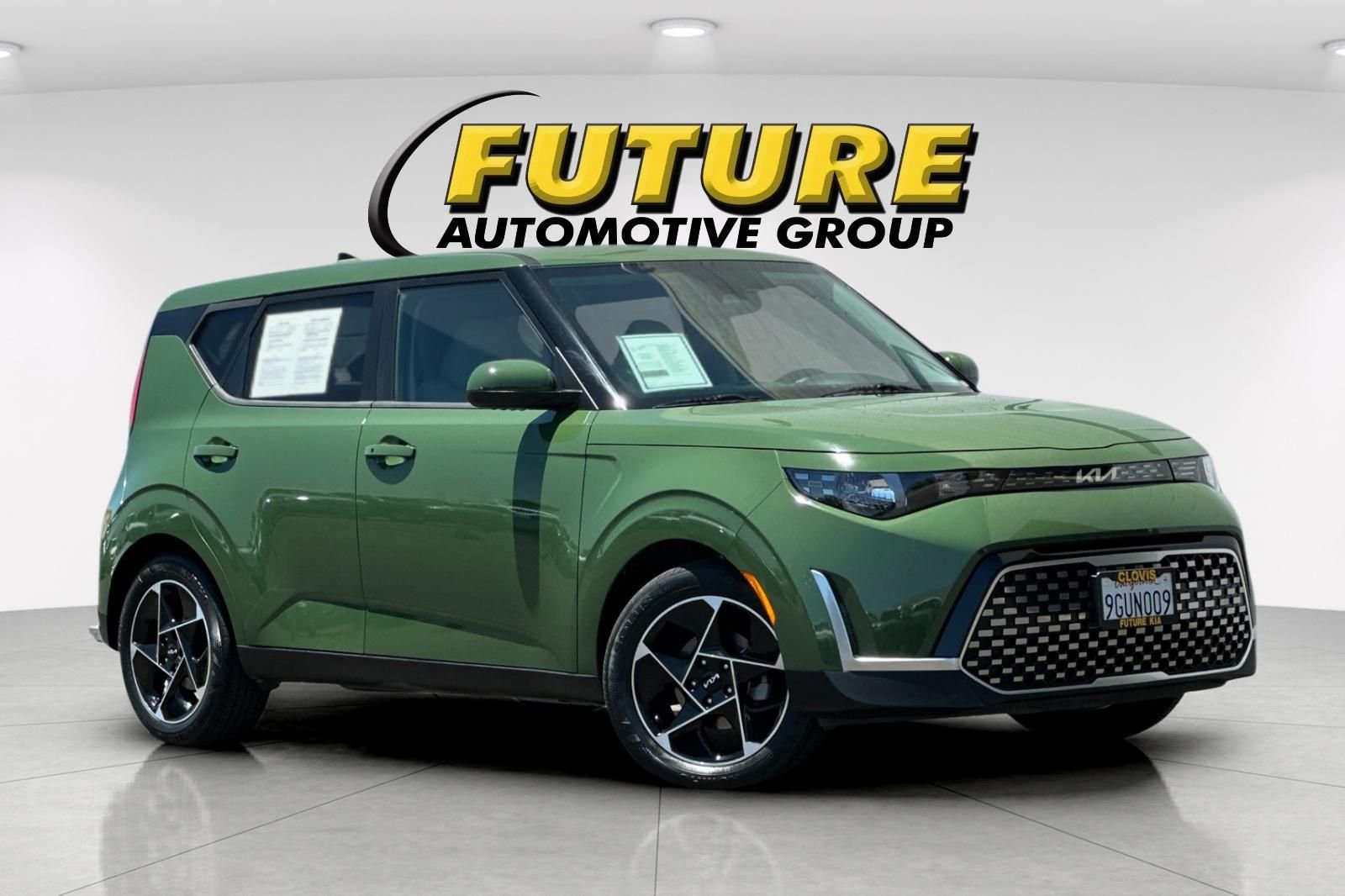Used 2023 Green Kia EX image 1