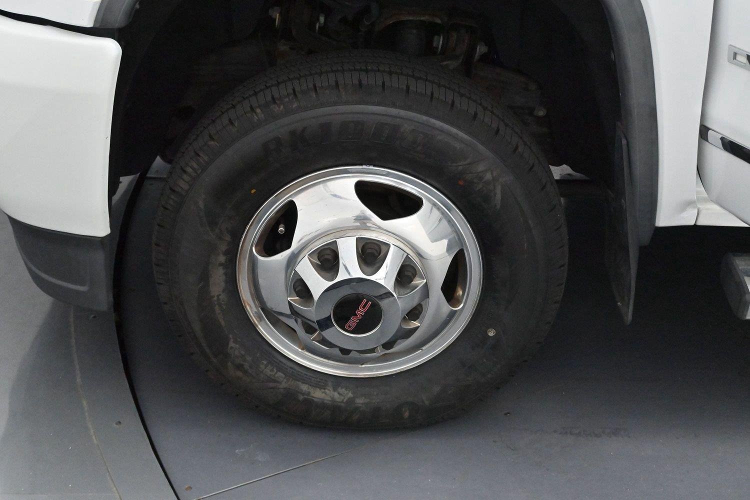 Used 2016 Summit White GMC Denali image 35