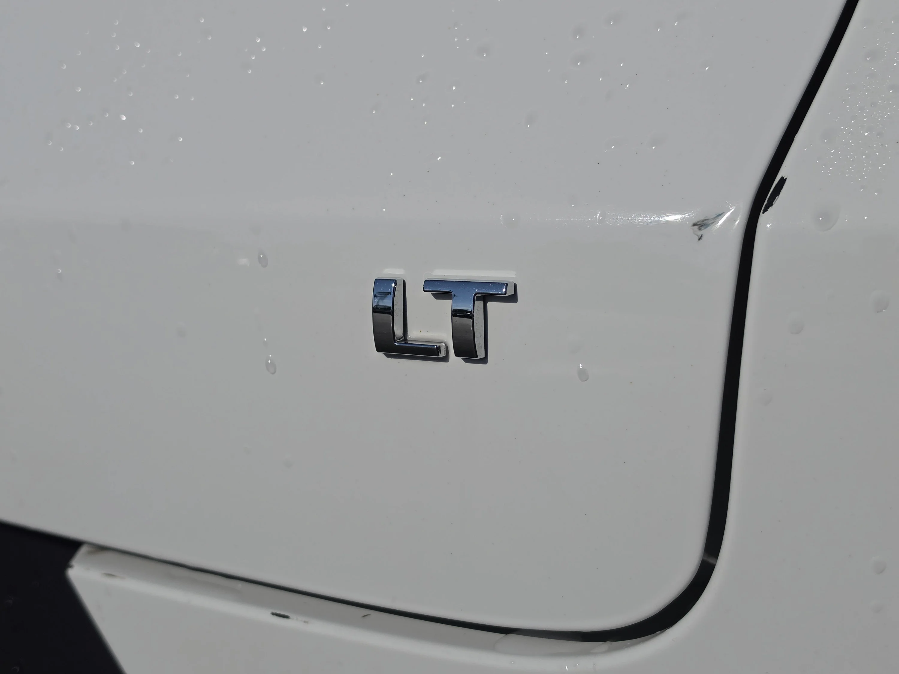 Used 2025 Summit White Chevrolet LT image 16