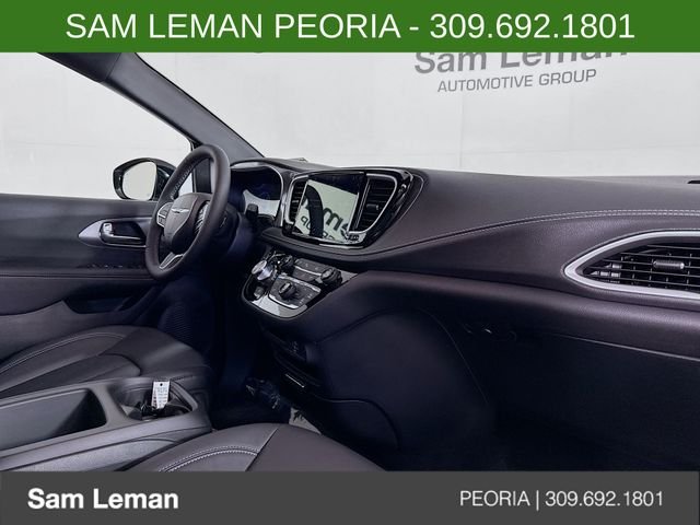 2026 Chrysler Pacifica Select - Photo 30