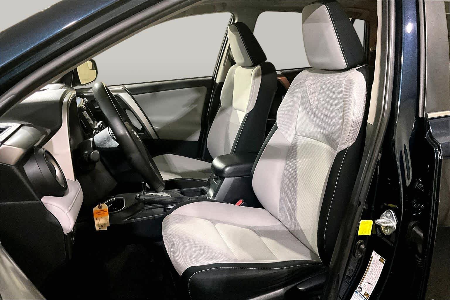 Used 2017 Galactic Aqua Mica Toyota XLE image 8