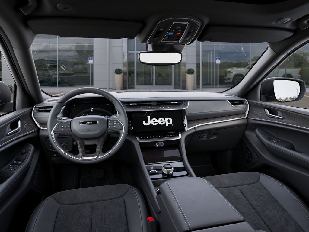 New 2026 Diamond Black Jeep Altitude image 14