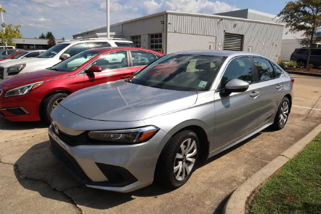 Used 2023 Lunar Silver Metallic Honda LX image 1