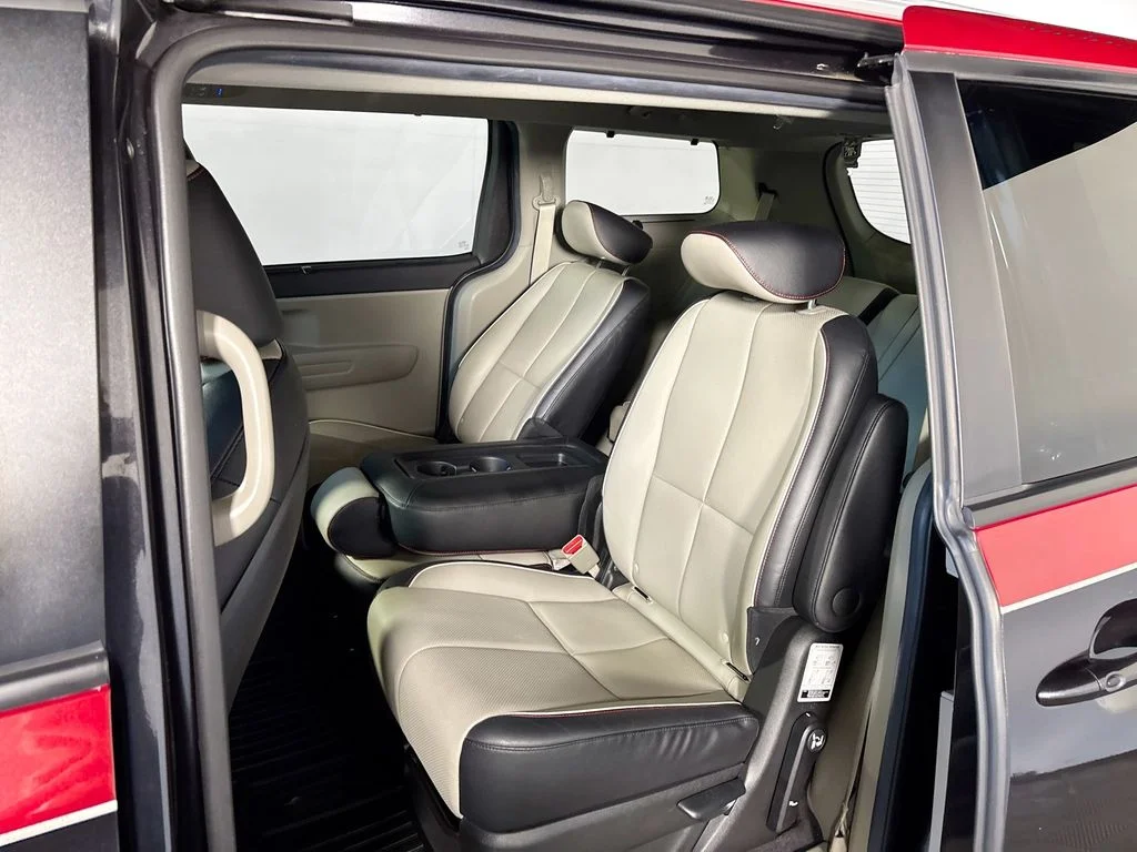 Used 2020 Gray Kia EX image 18