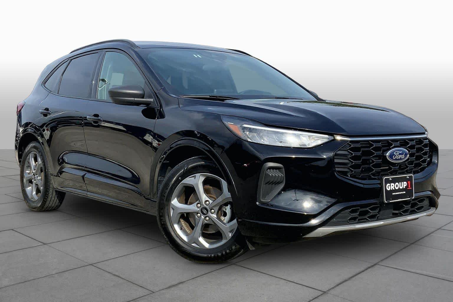 Used 2024 Agate Black Metallic Ford ST-Line image 3