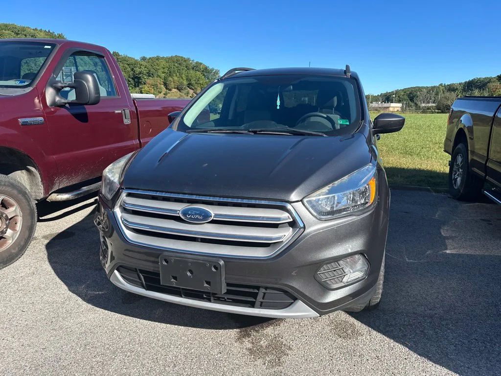 Used 2018 Ford Escape SE with VIN 1FMCU9GD8JUB08595 for sale in Wise, VA