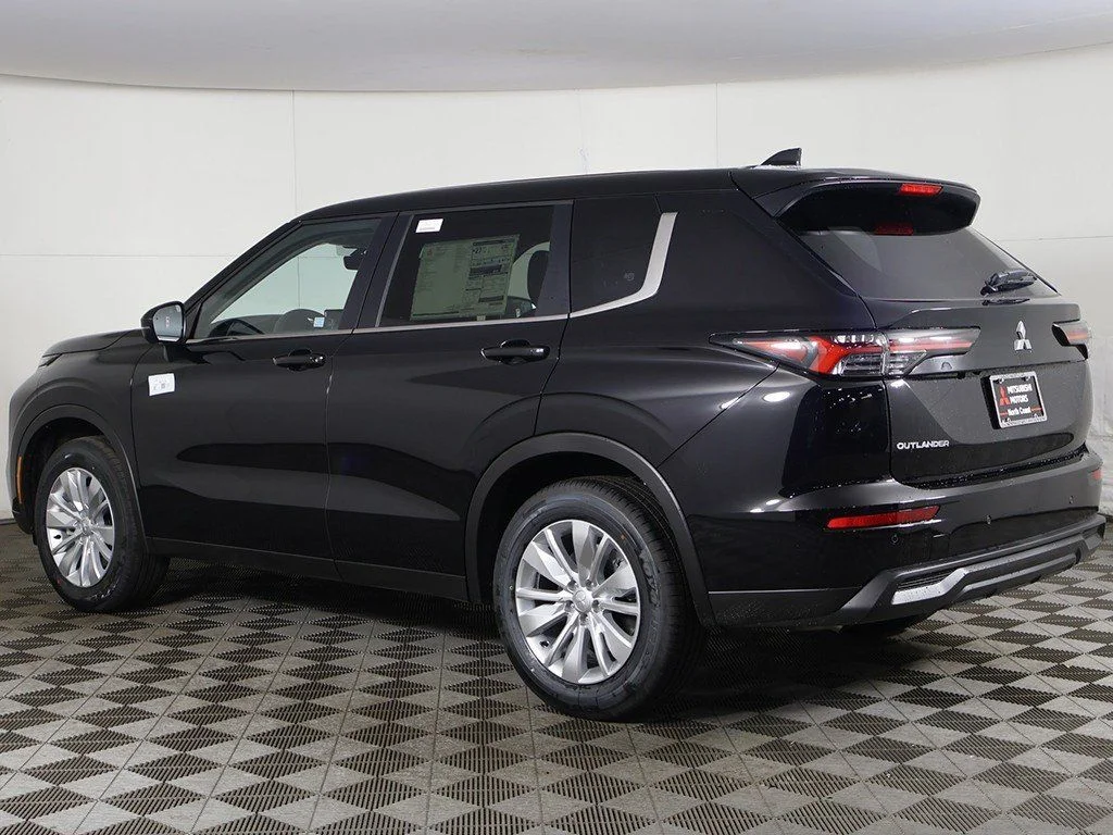 New 2026 Black Mitsubishi ES image 10