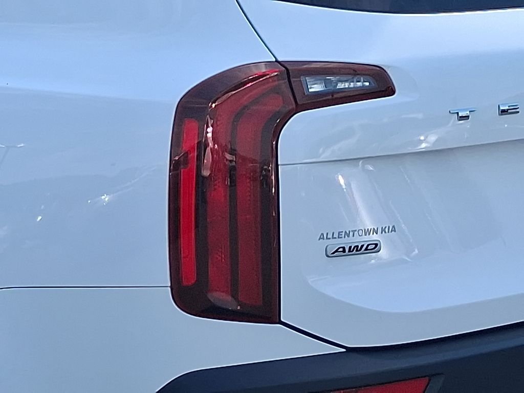 Certified Used 2021 White Kia LX image 11