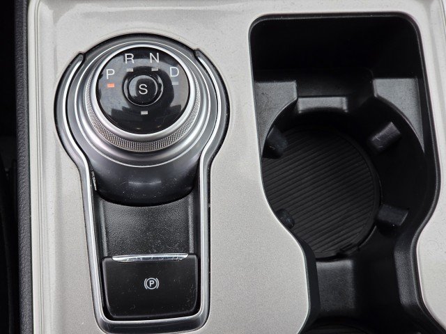 Used 2024 Grey Ford SEL image 30