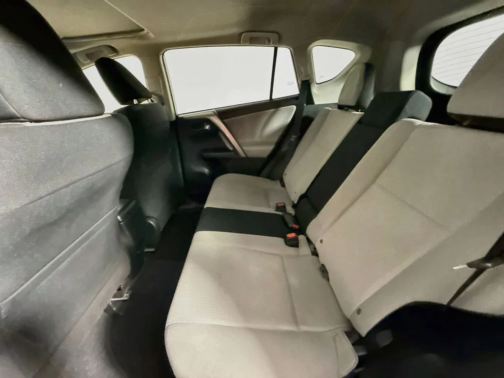 Certified Used 2018 Super White Toyota XLE image 21
