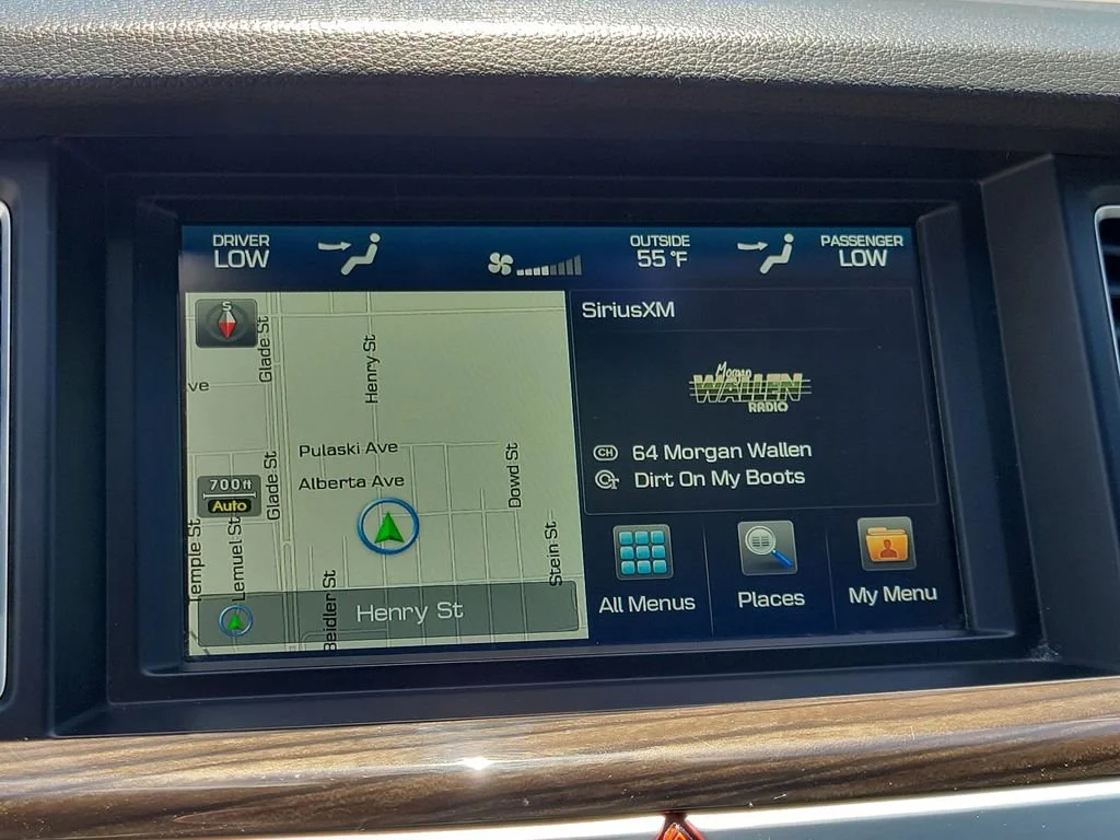 Used 2015 Black Hyundai 3.8 image 23