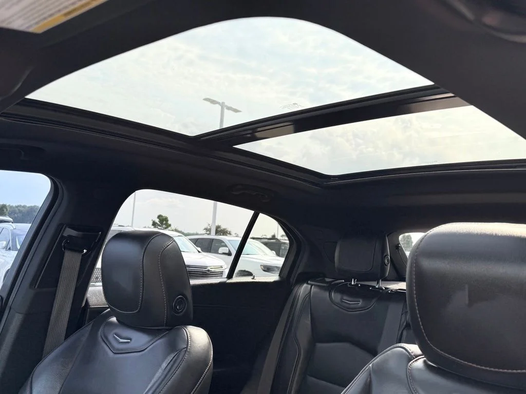 Used 2019 Red Cadillac Sport image 22