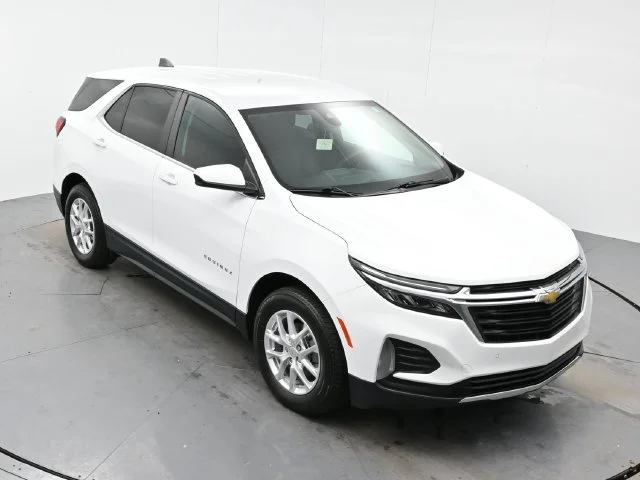Used 2024 Summit White Chevrolet LT image 33