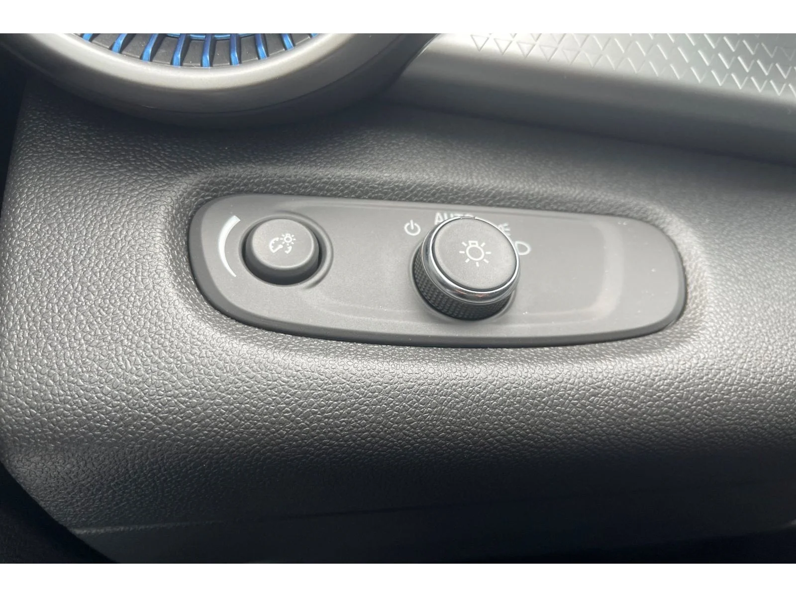 Used 2026 Summit White Chevrolet LS image 38