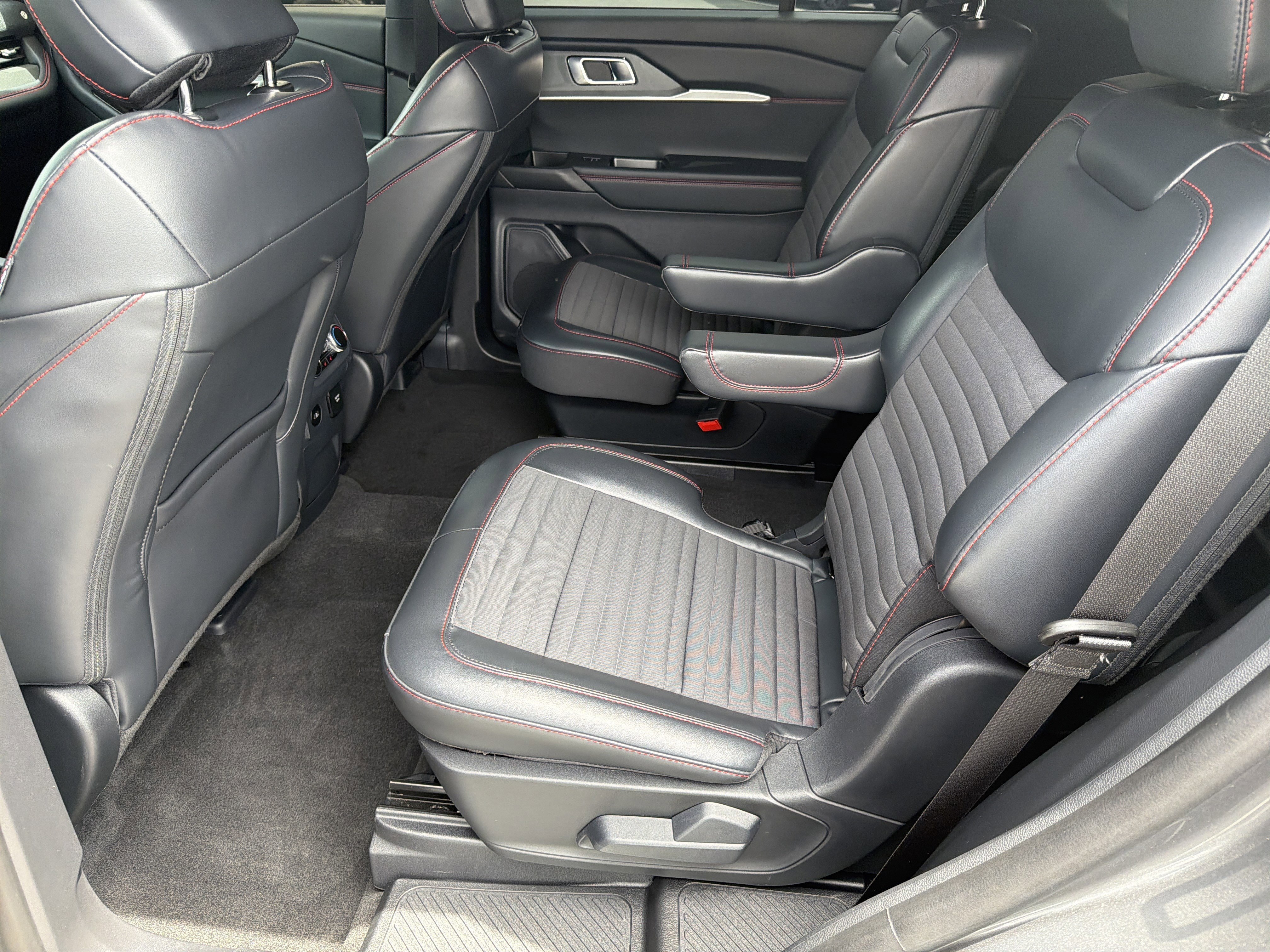 Used 2025 Gray Metallic Ford ST-Line image 26