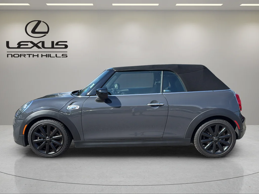 Used 2020 Gray MINI  image 17