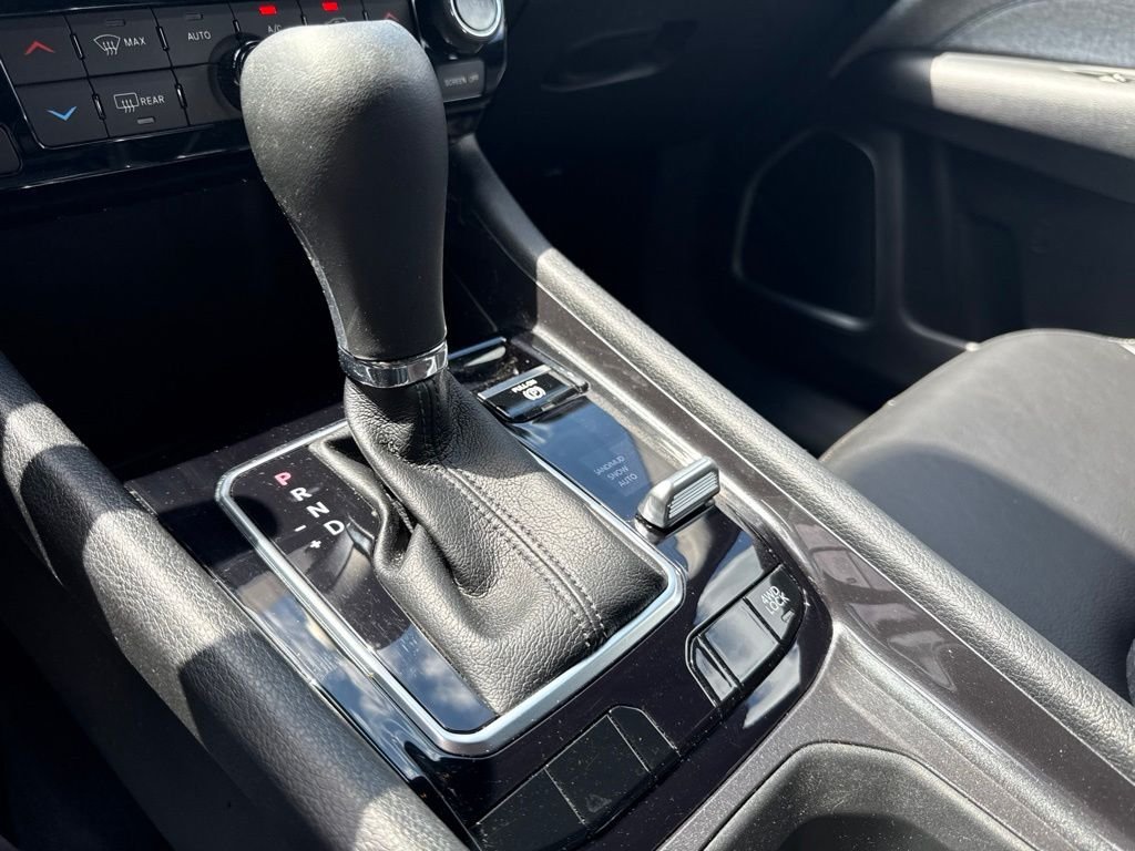 Used 2023 Black Jeep Latitude image 34