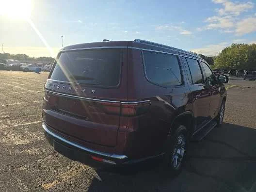 Used 2024 Velvet Red Pearlcoat Jeep  image 4