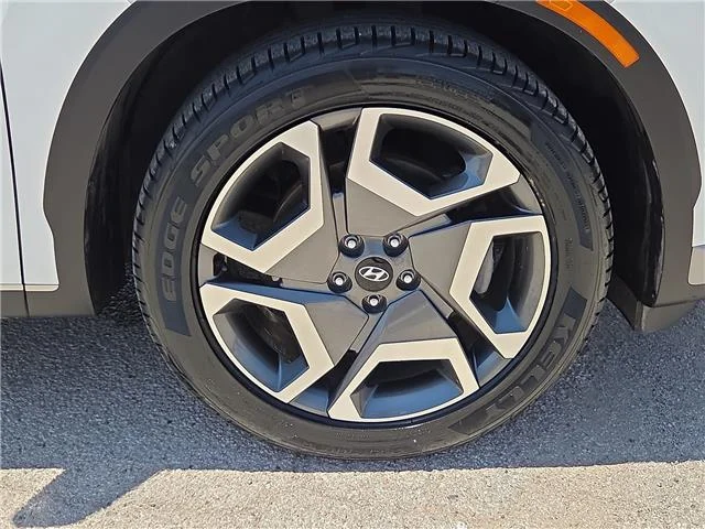 Used 2024 Hyper White Hyundai SEL Front-Wheel Drive image 8
