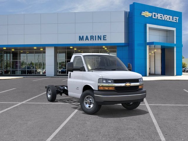 2026 Chevrolet Express Cutaway 3500 1WT
