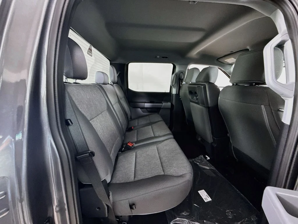 New 2026 Carbonized Gray Metallic Ford XLT image 24