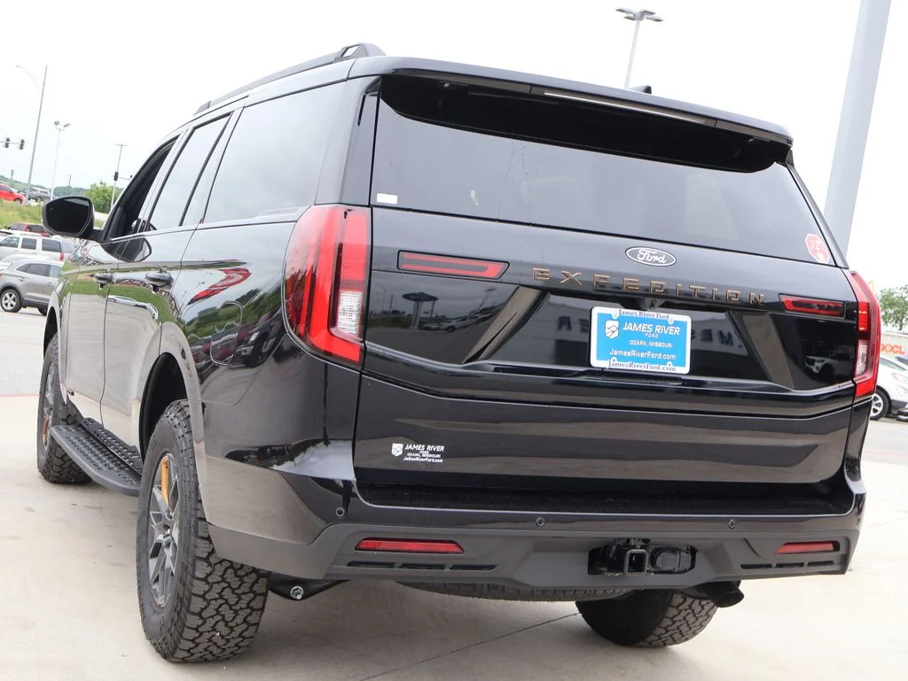 New 2026 Agate Black Metallic Ford Tremor® image 3