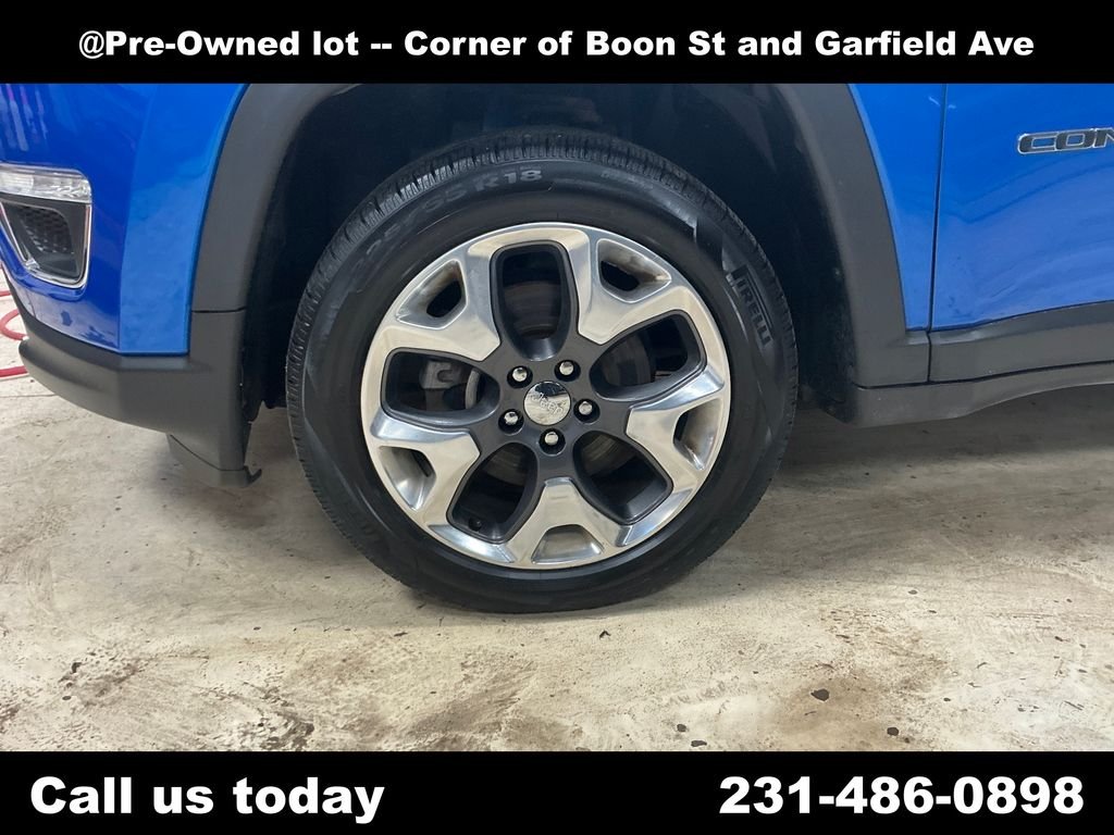 Used 2018 Blue Jeep Limited image 4