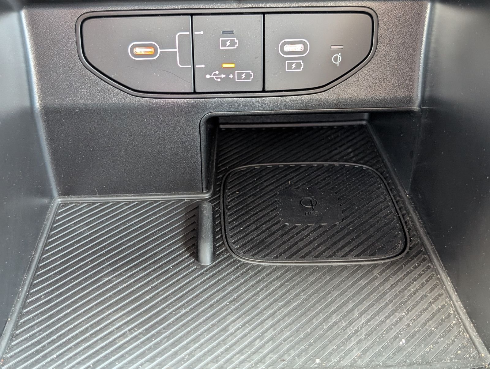 Used 2025 Wolf Gray Kia SX image 22