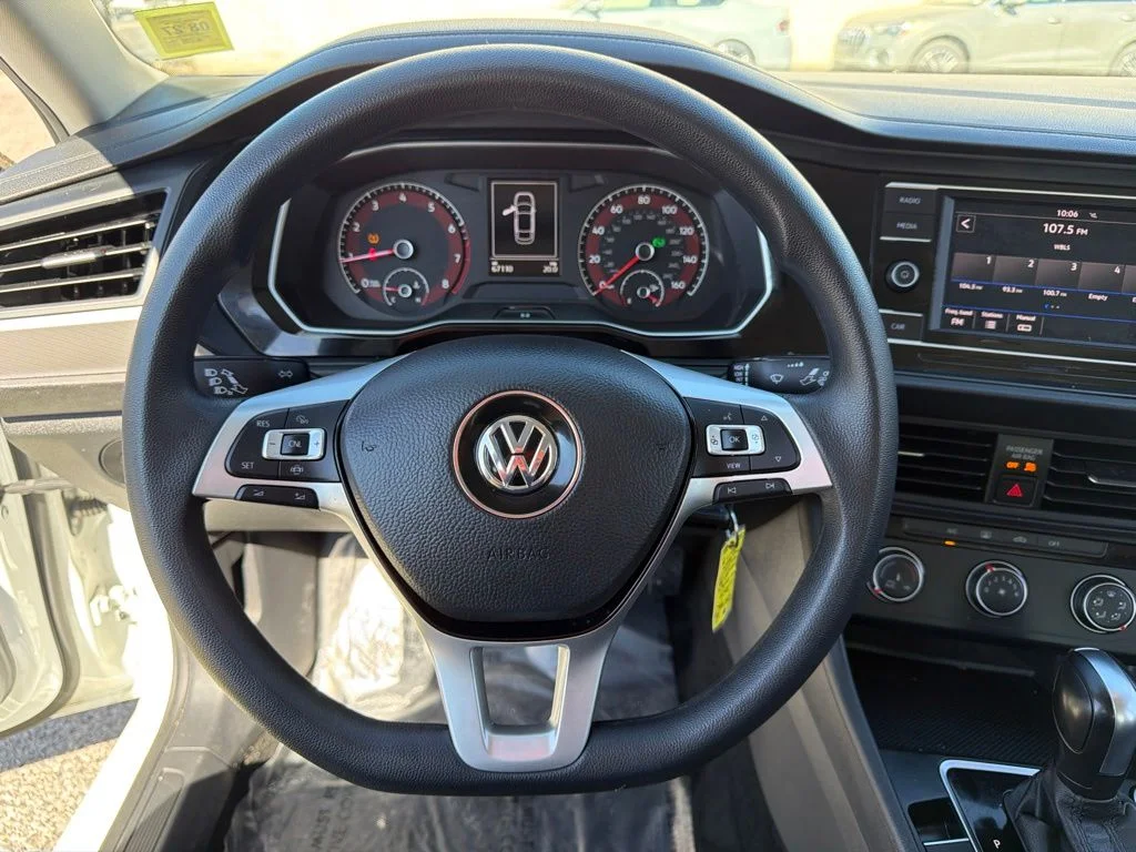 Used 2019 White Volkswagen 1.4T S image 24