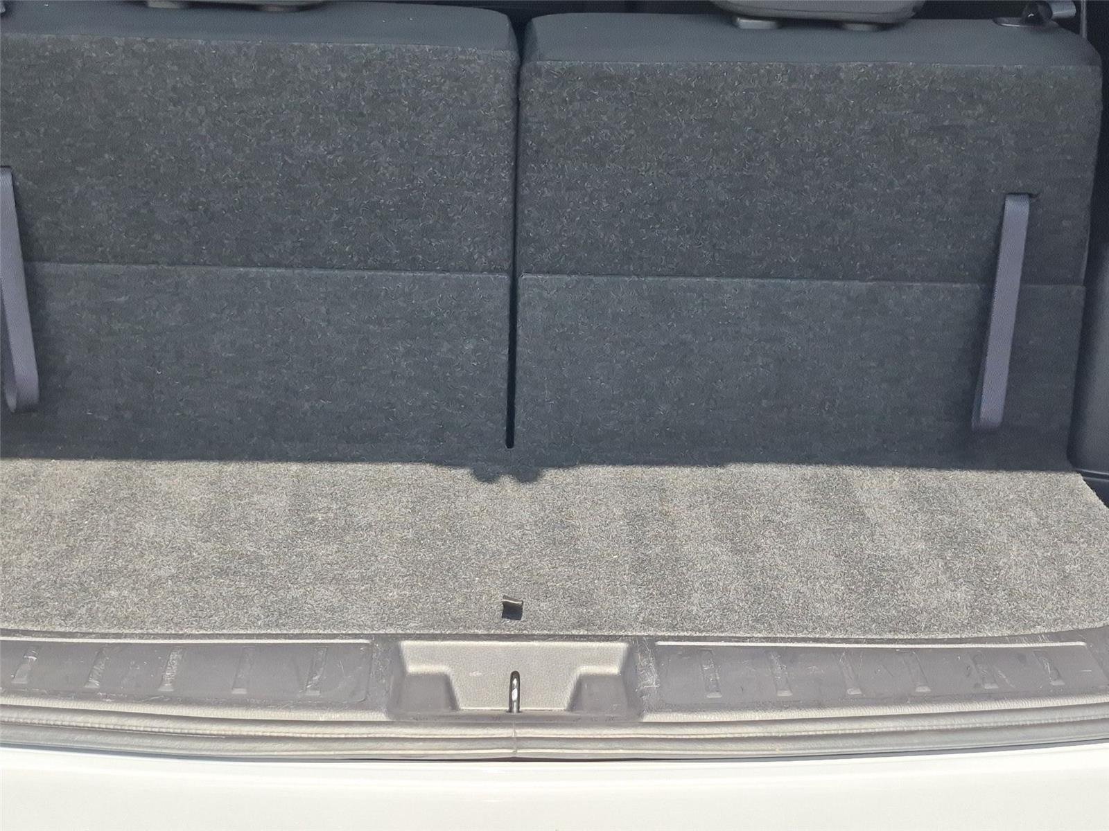 Used 2025 White Diamond Mitsubishi ES image 36