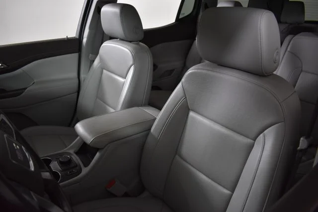 Used 2022 White GMC SLT image 14