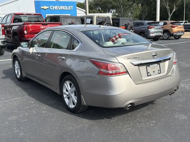 Used 2015  Nissan 2.5 SV image 6