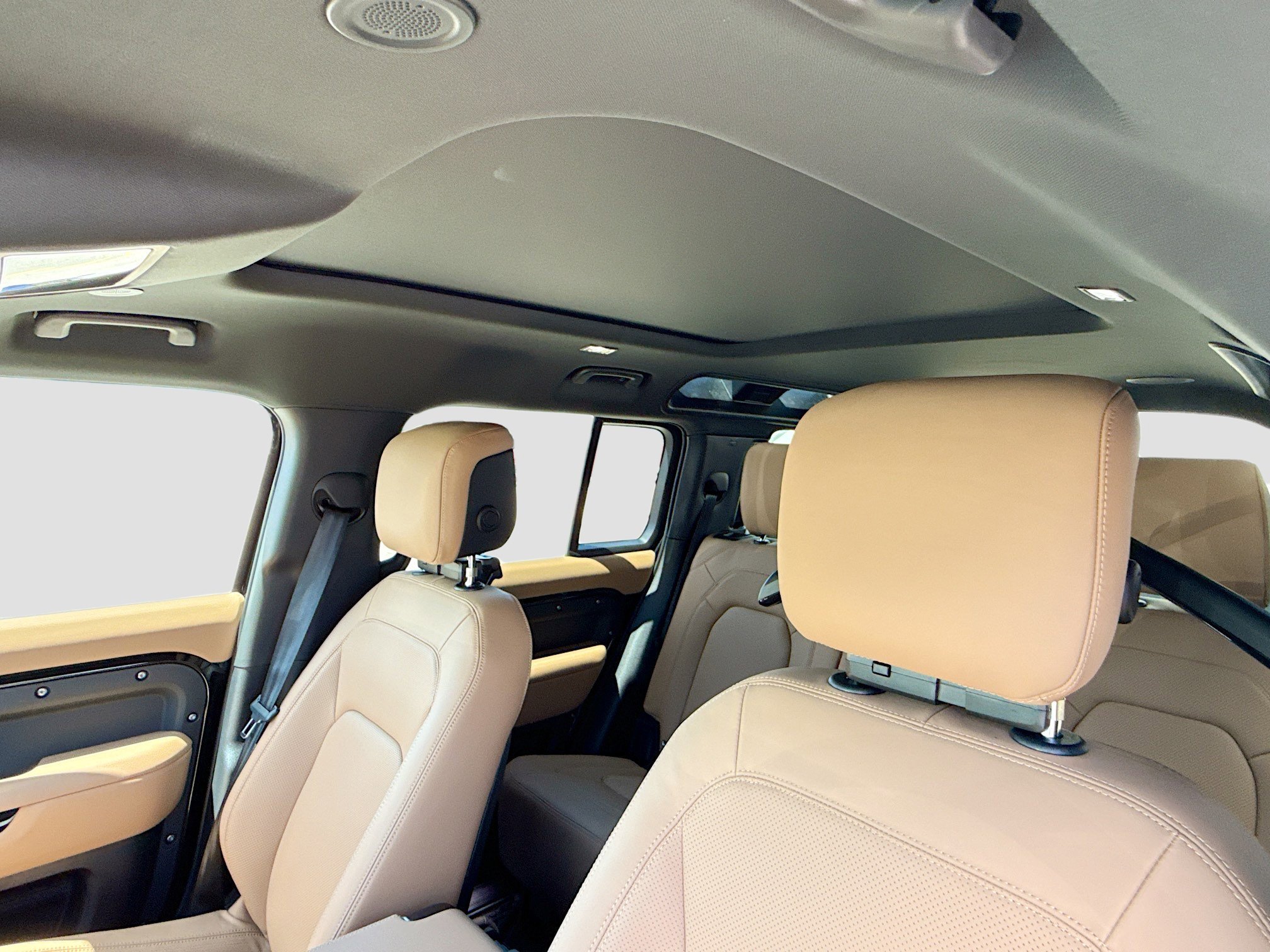 New 2026 Santorini Black Land Rover X-Dynamic SE image 27
