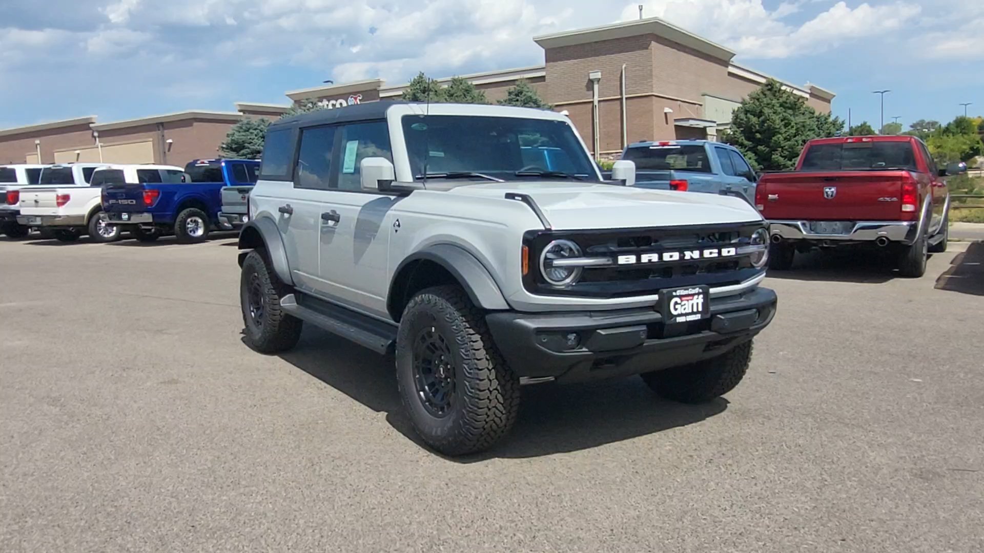 New 2026 Avalanche Gray Ford Outer Banks image 7