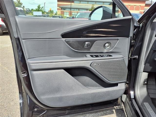 New 2026 Infinite Black Metallic Clearcoat Lincoln Reserve image 28